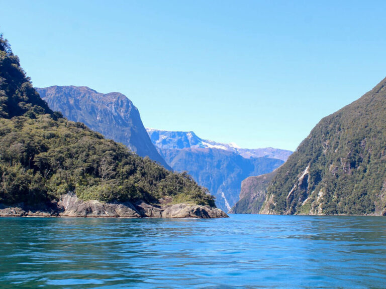 Water view of the cruise on Milford Sound